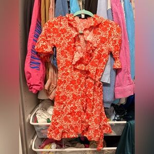 Top shop women’s viscose XS 0 mini Red Floral Wrap Dress